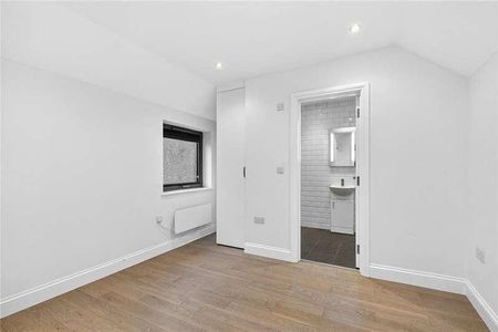 Queens Road, Weybridge, Surrey, KT13 - Photo 2