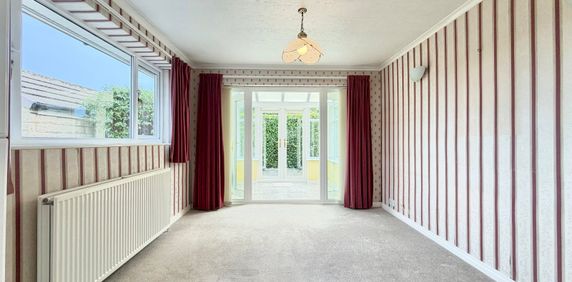 2 bedroom detached bungalow to rent - Photo 2