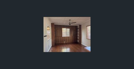 3 Bedroom Split Level Home – Large sunken Lounge – Established Gardens - Photo 5