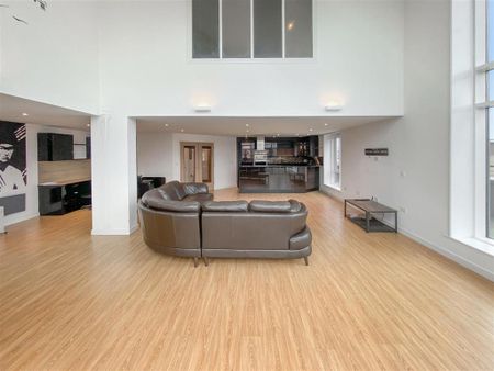 4 bedroom penthouse to rent - Photo 5