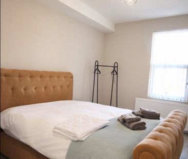 Room 6, 22 Ballygomartin Road, Belfast, BT13 3LD - Photo 2