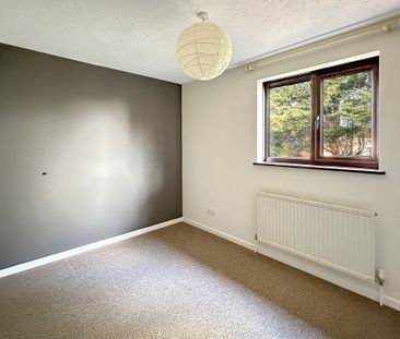 A end of terrace, smartly presented two bedroom house located just ... - Photo 3