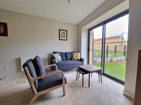 Location Appartement 3 pièces 61m² CAILLOUX SUR FONTAINES 69270 - Photo 3