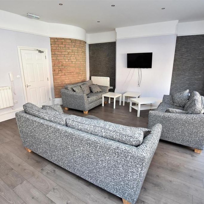 1 bedroom in a house share to rent - Photo 1