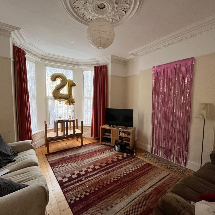 35 Greenbank Avenue, Plymouth - Photo 1