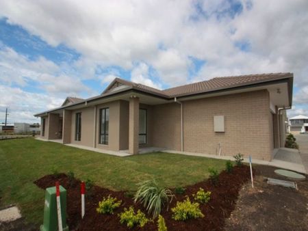 Class and style at your fingertips! - Photo 4