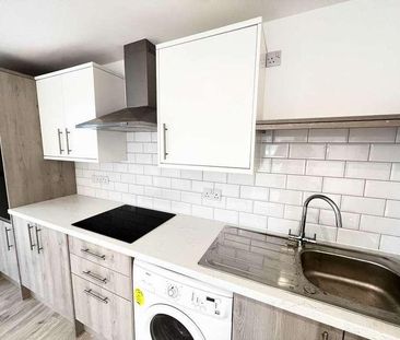 The Green South, Warborough, OX10 - Photo 2