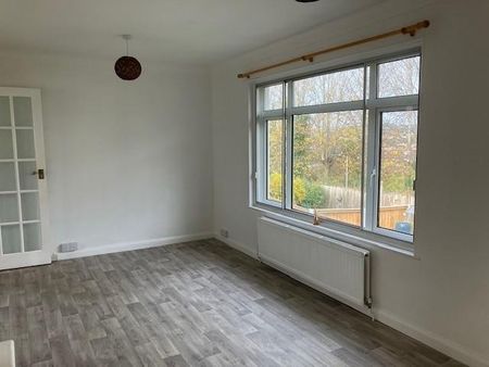 2 bedroom semi-detached bungalow to rent - Photo 2