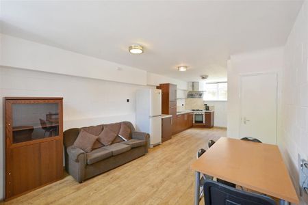 4 bedroom terraced house to rent - Photo 2