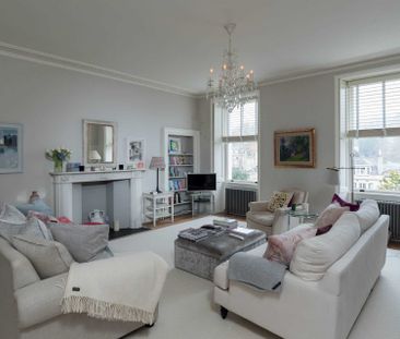 Royal Crescent - Photo 1