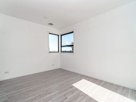 SIMPLY STUNNING - Photo 5