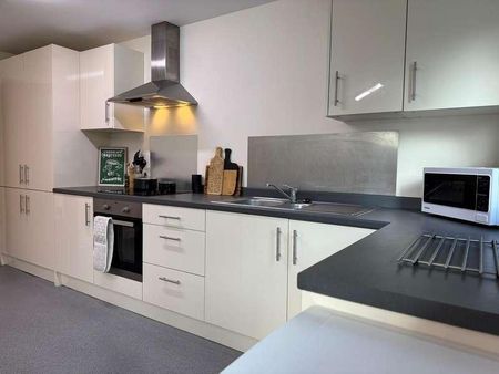 Longdales Lodge // Lincoln Bishop // Bed All Ensuite, LN2 - Photo 5