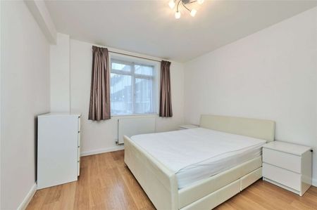 Large two bedroom apartment set only 0.1 from the Underground station and Paddington Recreation Ground - Photo 5