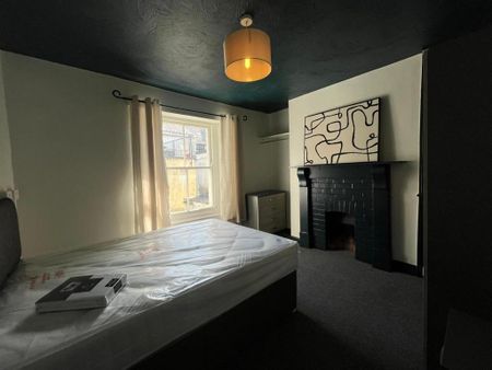 4 bedroom terraced house to rent - Photo 2