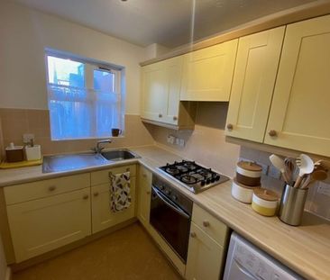 2 bedroom terraced house to rent - Photo 2