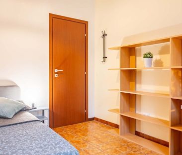 Via Ippocrate, Milan, Lombardy 20161 - Photo 2