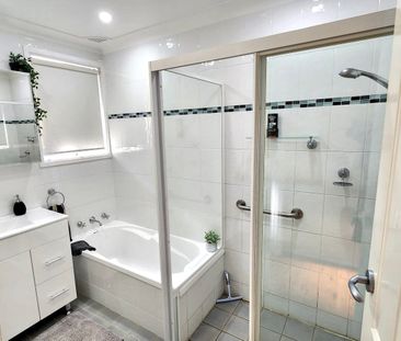 Handy location on a corner block in quite cul de sac!!!!! - Photo 2