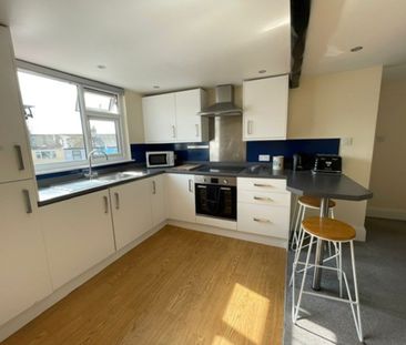 2 bed apartment to rent in Northumberland Place, Teignmouth, TQ14 - Photo 3