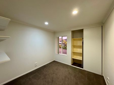 4-BEDROOM IN EAST TAMAKI - Photo 5