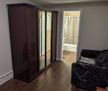 Two-Room Apartment, North York, Immed. - Photo 3