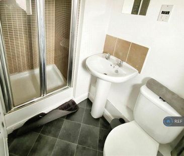 2 bedroom flat to rent - Photo 6