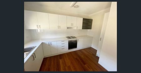 Well Presented 2 bedroom unit in Prime West Ryde Location - Photo 3