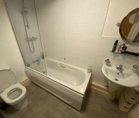2 bedroom flat to rent - Photo 4