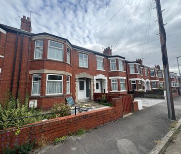 3 bedroom terraced house to rent - Photo 2