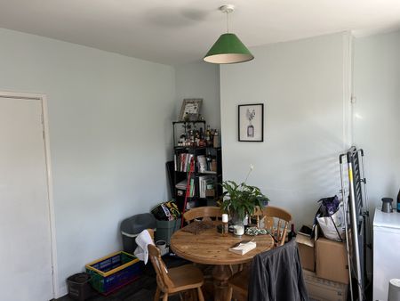 2 Bed Terraced House, Sevier Street, BS2 - Photo 2