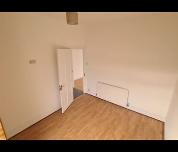 3 Bed Terraced House, Lichfield Road, E6 - Photo 5