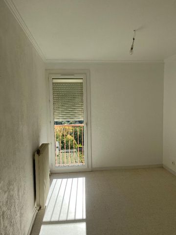 Location Appartement 3 pièces 54m² DRAGUIGNAN 83300 - Photo 2