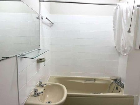 Priory Avenue, High Wycombe, HP13 - Photo 4