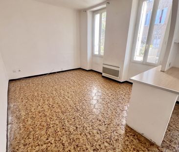 Appartement 2 pièces 34m2 MARSEILLE 3EME 465 euros - Photo 3