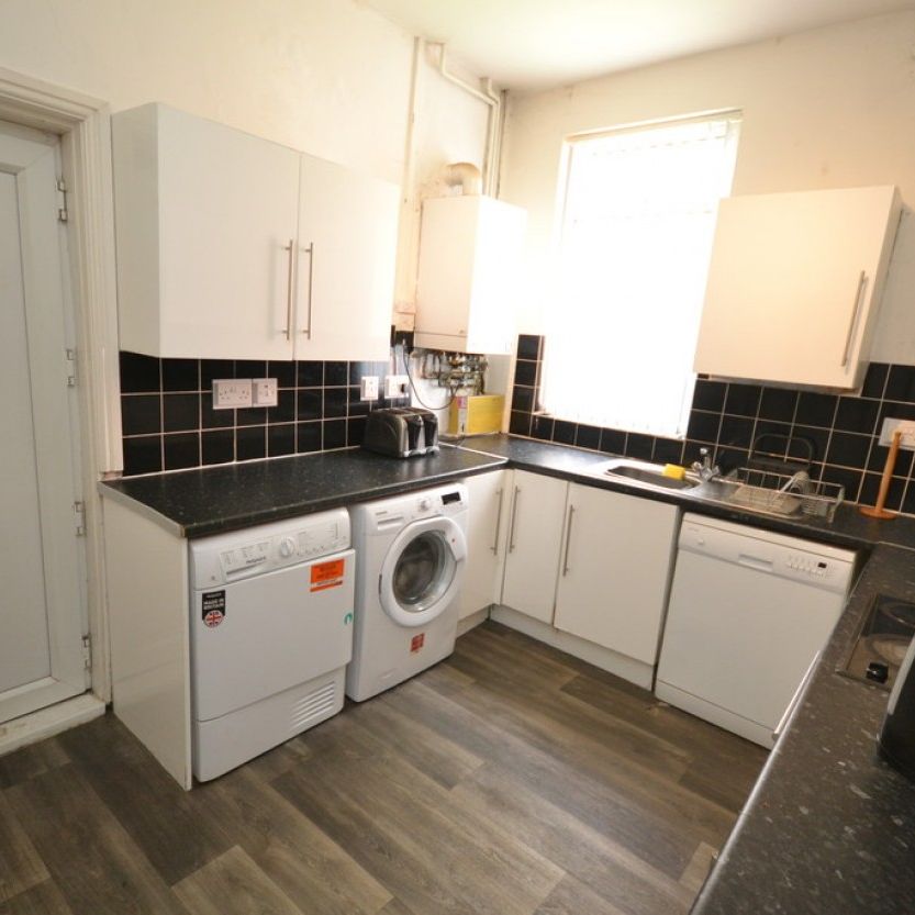 1 bed Mid Terraced House for Rent - Photo 1