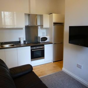 Studio to rent - Photo 2