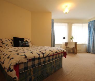 Sovereign Court, Jesmond - Photo 3