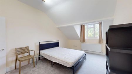 3 bedroom property to let - Photo 3