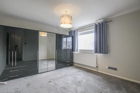 4 bedroom detached house to rent - Photo 3