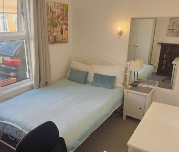 Room 3, 30 Springfield Road, Guildford, Surrey GU1 4DP - Photo 5