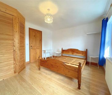 4 bedroom end of terrace house to rent - Photo 6