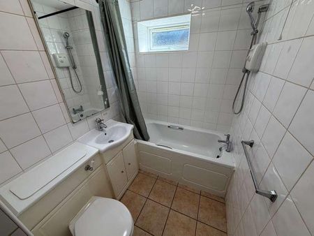 Upper High Street, Cradley Heath, West Midlands, B64 - Photo 3