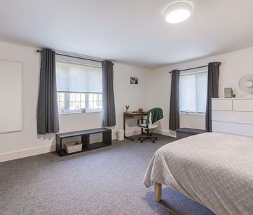 4 bedroom detached house to rent - Photo 4