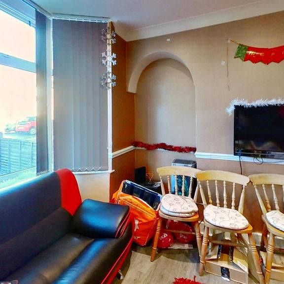 4 bedroom house to rent - Photo 1