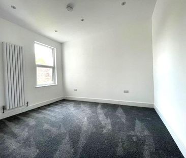 6 bedroom semi-detached house to rent - Photo 4