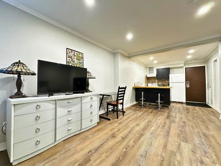 2104 Av. Prud'homme, Montréal (Côte-des-Neiges, QC H4A - Photo 3