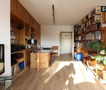 Cozy room in 3-bedroom apartment in Hortaleza, Madrid - Photo 1