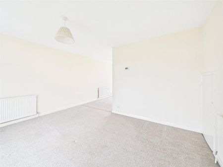3 bedroom end of terrace house to rent - Photo 3