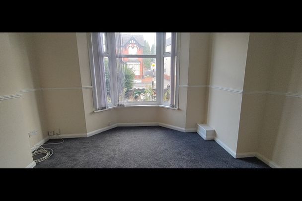 2 Bed Flat, Birmingham Road, B70 - Photo 1