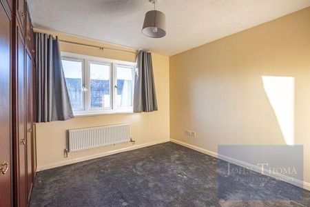 4 bedroom detached house to rent - Photo 2