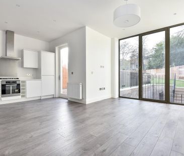 2 bedroom flat to rent - Photo 2